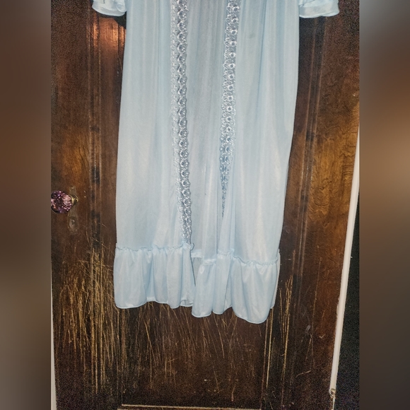 Precious Vintage Sleep Robe - Picture 3 of 4